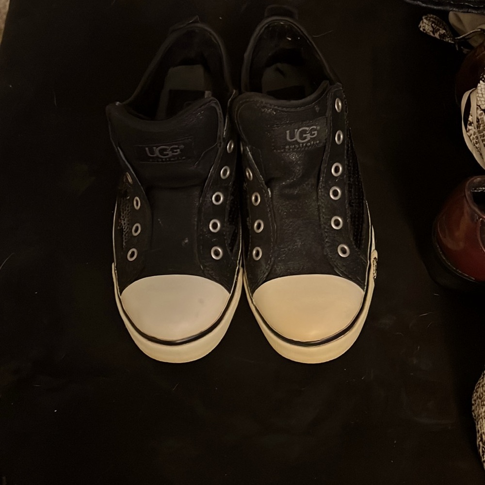 Size 6 Ugg slip on tennis shoes black